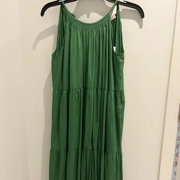 Gal Meets Glam Green Maxi Dress - Picture 3 of 8